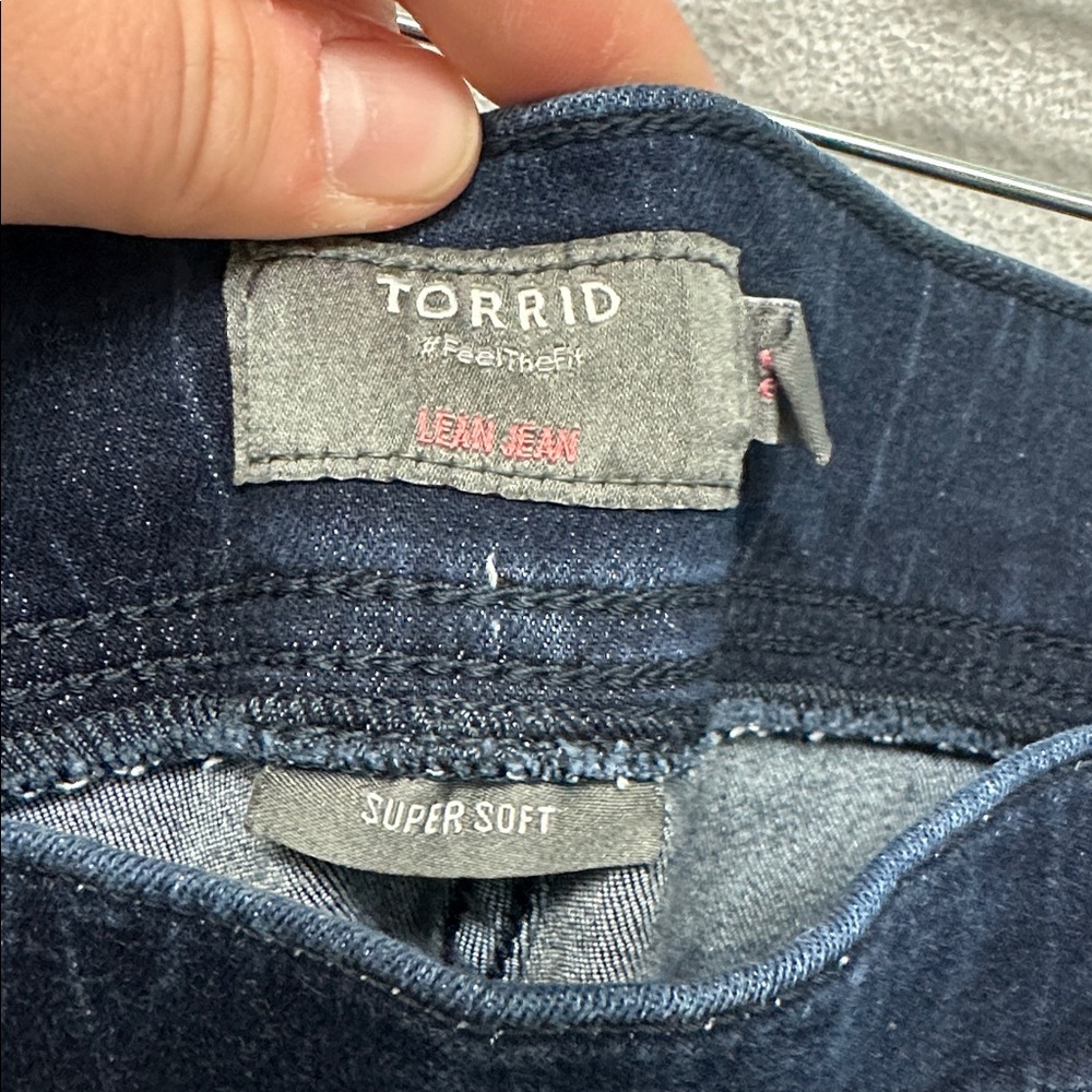 Torrid Women’s Lean Jean Pull On Plus Size 3T Super Soft Stretch Dark Denim - Picture 5 of 10
